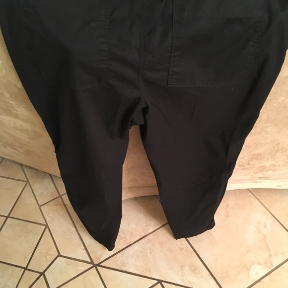 Liz Claiborne Classic Poplin Crop Black Pants - Picture 5 of 10